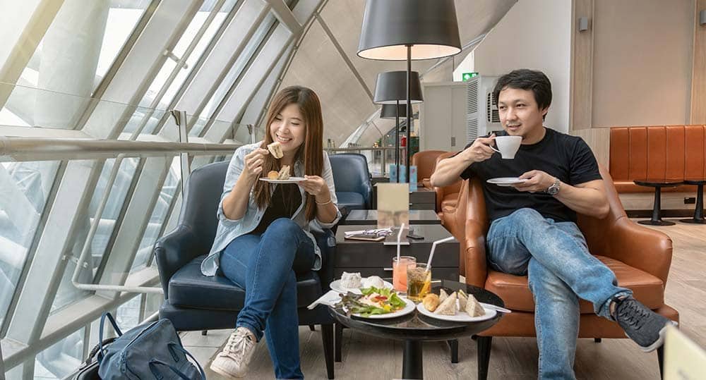 The Business Traveler's Guide to Airport Lounges: A Guide to Finding and Accessing Premium Spaces