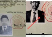 375 Ribu Lulusan UGM Stempelnya di Depan Foto, Kecuali Ijazah Jokowi