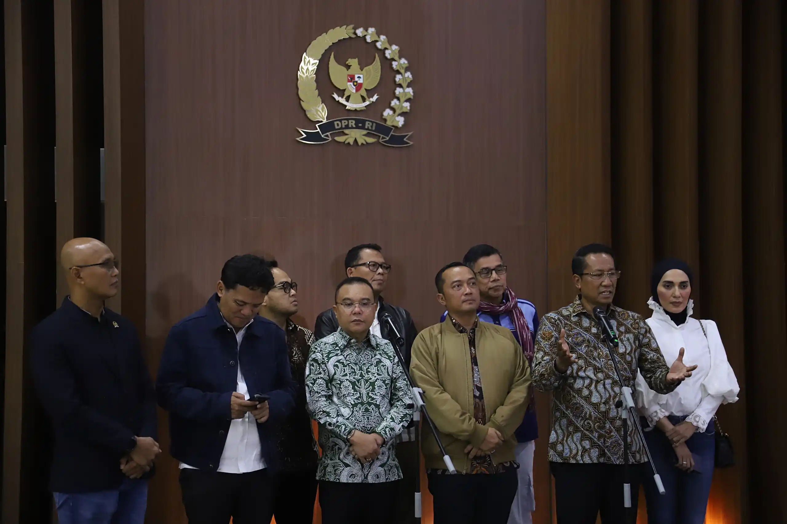 DPR RI Berikan Pertimbangan dan Persetujuan Amnesti dan Abolisi untuk Hasto Kristiyanto dan Tom Lembong