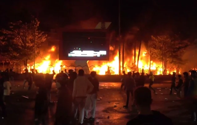 Gedung DPRD Makassar Dibakar Massa Aksi, Tiga Orang Tewas