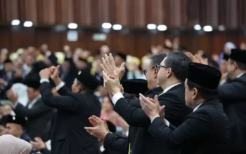 DPR RI Panen Gaji Rp3 Juta per Hari: Rakyat Menjerit Kesusahan!