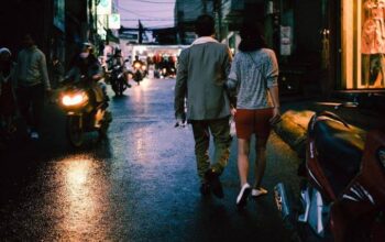 Enaknya Ngapain Pacaran di Musim Hujan Begini; Kongkow di Mana?