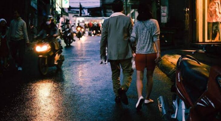 Enaknya Ngapain Pacaran di Musim Hujan Begini; Kongkow di Mana?