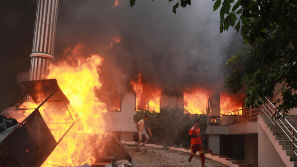 Mirip di Indonesia Aksi Unjuk Rasa Berdarah di Nepal Dipicu Pejabat 'Flexing', Massa Bakar Gedung Parlemen dan Rumah Pejabat