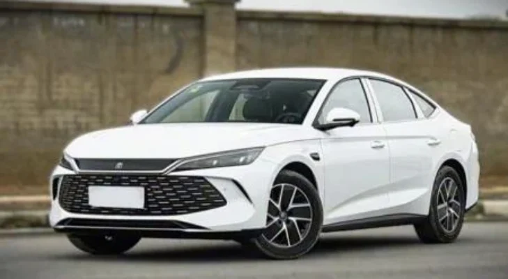 BYD Bikin Heboh! Luncurkan Mobil Hybrid Seharga Rp200 Jutaan, Jarak Tempuh Tembus 2.100 Km