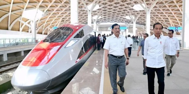 Utang Kereta Cepat Whoosh China Tanggung Jawab Jokowi and the Gank