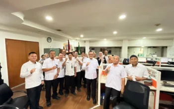 Sekda Sumsel Tinjau Langsung OPD di Hari Kerja Perdana, Pastikan Kehadiran ASN Tinggi dan Layanan Publik Berjalan Optimal