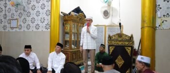 Safari Ramadhan Bersama Warga Seberang Ulu I, Ratu Dewa Salurkan Hibah Musholla Sekaligus Ingatkan Disiplin Lingkungan