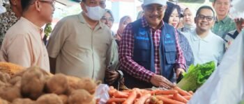 Wabup Rohman Turun Langsung Pantau Harga dan Stok Sembako di Pasar Randik