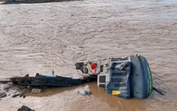 Banjir Bandang Sarolangun Diduga Dipicu PETI, Ratusan Warga Mengungsi dan Alat Berat Tambang Hanyut di Sepanjang Sungai