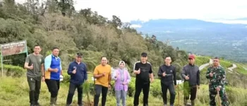 Wali Kota Ludi Oliansyah dan Pangdam II/Sriwijaya Ujang Darwis Tanam Pinus di Kawasan Tugu Rimau