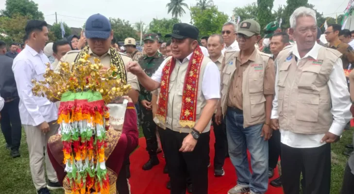 Wabup Musi Rawas H. Suprayitno Sambut Kehadiran Wamentan Sudaryono pada Pengukuhan Pengurus DPD HKTI Sumsel di OKU Timur