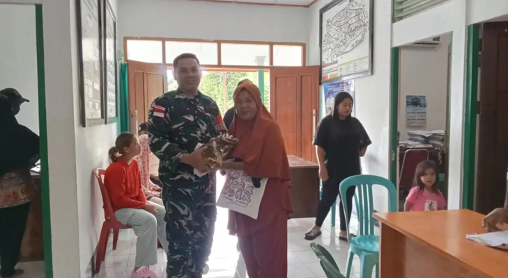 Babinsa Fakfak Selatan Tegaskan Pengawasan Distribusi Bantuan Dilakukan Demi Menjamin Hak Masyarakat Tersalurkan Baik