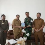 Kapten Prasetyo Budhi Setiawan Luncurkan Mozaik Budaya Fakfak, Dapat Apresiasi Tinggi dari Bupati Samaun Dahlan