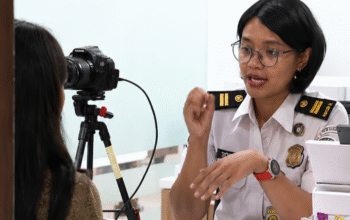 Pelayanan Bahasa Isyarat Petugas Imigrasi Ngurah Rai Tuai Apresiasi Warganet