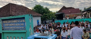 Menjelang Pembangunan Flyover PT KAI, Jamaah Muhammadiyah Ujanmas Gelar Sholat Idul Adha Terakhir di Lapangan Masjid Istiqomah