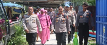 Polres Fakfak Tunjukkan Kepedulian Nyata, Anjangsana ke Rumah Purnawirawan Warnai Peringatan HUT Bhayangkara