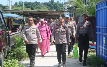 Polres Fakfak Tunjukkan Kepedulian Nyata, Anjangsana ke Rumah Purnawirawan Warnai Peringatan HUT Bhayangkara