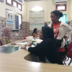 Antrean Panjang Tak Ganggu Pelayanan, Disdukcapil Fakfak Tetap Sigap Layani Kebutuhan Administrasi Kependudukan Warga