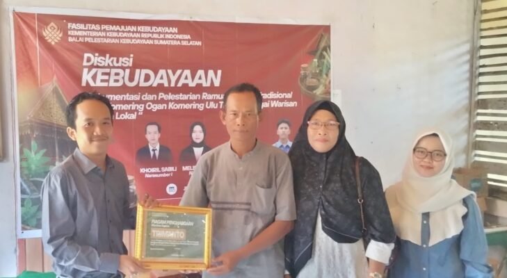 Menjaga Resep Nenek Moyang: Kisah di Balik Dokumentasi Ramuan Herbal Suku Komering