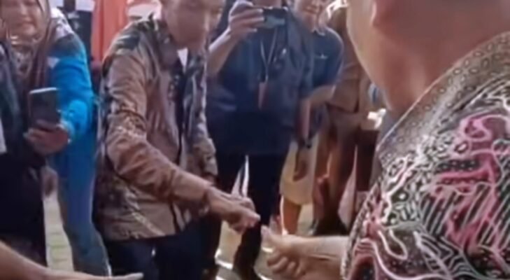 Imbang di Kotak Suara, Menang di Suit: Kisah Unik Pemilihan Ketua RT Ini