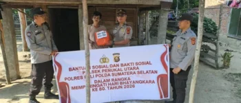 Wujud Kepedulian Polri di HUT Bhayangkara ke-80, Polsek Penukal Utara Bagikan 15 Paket Sembako untuk Masyarakat Membutuhkan