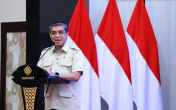 Ijazah Bukan Lagi Jaminan Diterima Kerja, Menaker Sebut Portofolio dan Sertifikasi Kini Jadi Penentu