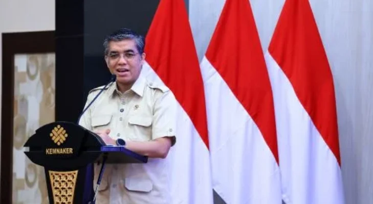 Ijazah Bukan Lagi Jaminan Diterima Kerja, Menaker Sebut Portofolio dan Sertifikasi Kini Jadi Penentu
