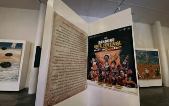 Ada yang Berbeda di Bandung Arts Festival #12, Tari Kolosal “Ngabatik” Curi Perhatian