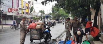 Kenapa Pedagang Pasar Tumpah di Jalan Ahmad Yani Harus Tutup Sebelum Pukul 07.30 WIB? Ini Alasannya