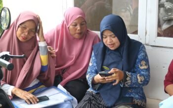 Digitalisasi Perlinsos, Kelurahan Air Pacah Permudah Warga Daftar Bantuan Sosial