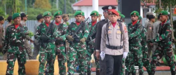 Polres Fakfak Beri Penghargaan kepada Personel dan Mitra Berprestasi dalam Puncak Perayaan HUT Bhayangkara ke-80