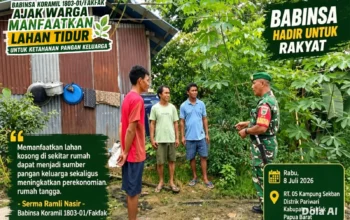 Bangun Kemandirian Pangan dari Pekarangan Rumah, Babinsa Fakfak Dorong Warga Kelola Lahan Kosong Menjadi Sumber Penghasilan