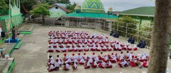 Babinsa Koramil 1803-01/Fakfak Motivasi 192 Siswa Baru MTSN Fakfak agar Menjadi Generasi Disiplin, Berkarakter, dan Cinta Tanah Air