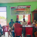 Hadir Dukung Program Pemerintah, Babinsa Koramil 1803-01/Fakfak Pastikan Penyaluran BLT Dana Desa di Kampung Nemewikarya Berjalan Lancar