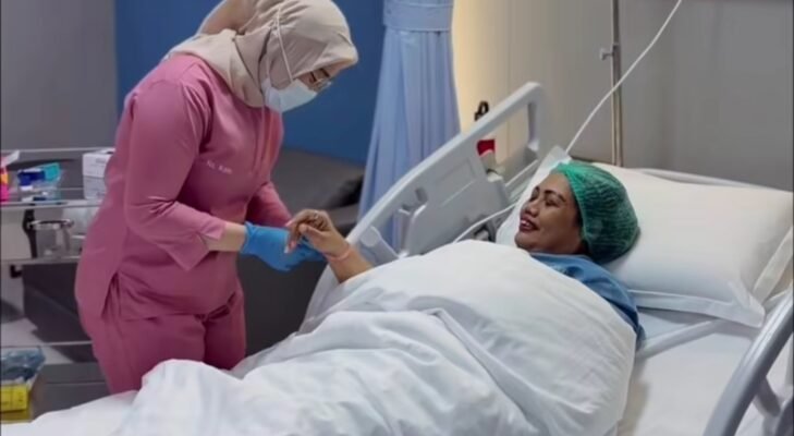 Elly Sugigi Ungkap Alasan Operasi Hidung dan Mata