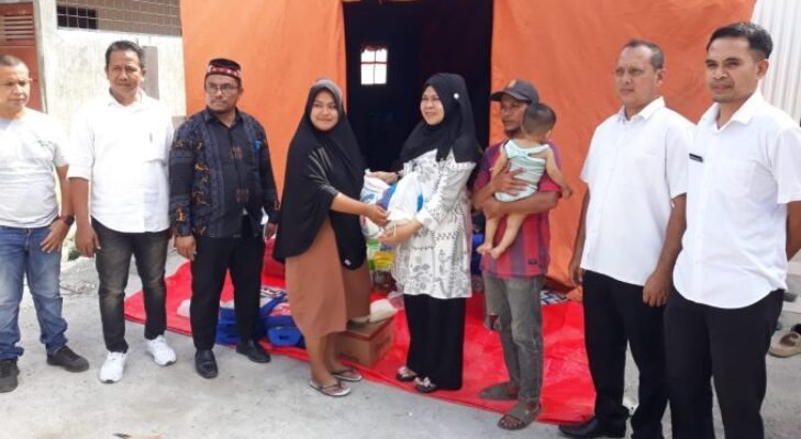 Kebakaran Tengah Malam Hanguskan Satu Kamar di Gampong Ilie, Dinsos Banda Aceh Salurkan Bantuan Darurat