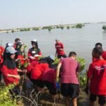 321 Siswa Baru Tanam 1.000 Mangrove di Pesisir Degayu