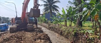 Sudah 20 Tahun Mengendap, Kali Kemang Akhirnya Dinormalisasi