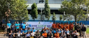 DLH dan Kawasan Industri Hyundai Bersatu Bersihkan Kali Cikadu, Tanam Pohon Cegah Erosi