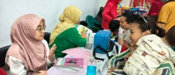 Dari Cek Gula Darah hingga Vitamin A, 107 Warga Jelambar Dilayani Posyandu