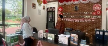 Dekorasi Mahal? Bukan! Kantor Kelurahan Ini Sulap Barang Bekas Jadi Ornamen HUT RI