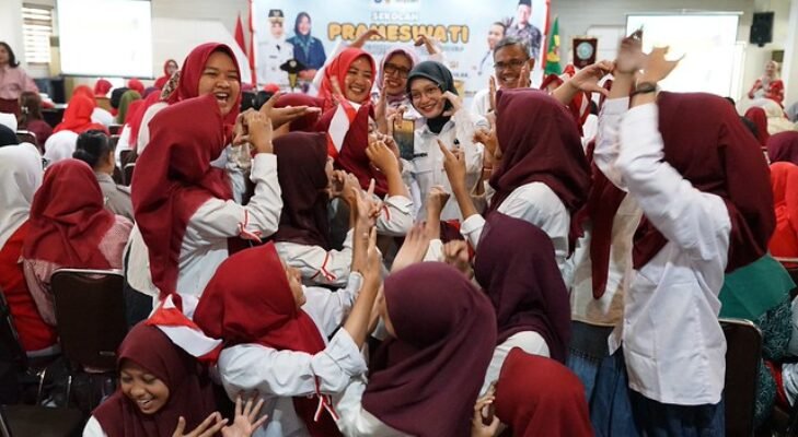 250 Remaja Putri Belajar “Aku Berdaya, Aku Berkarya, Aku Sehat” di Kota Kediri