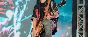 Harganya Bisa Fantastis, Gibson 1977 Ini Malah Ditemukan Cella Kotak di Bawah Dipan