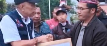 Kemensos Serahkan Santunan kepada Ahli Waris Korban Gempa di Manggarai