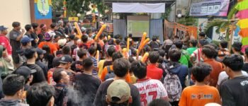 Persija vs Persib Bikin Kantor Kelurahan Ramai, Warga Jakbar Bersatu Lewat Nobar