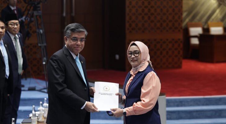 Bukan Tenaga Murah, Ini Hak Anak Magang dalam UU Pelindungan Ketenagakerjaan